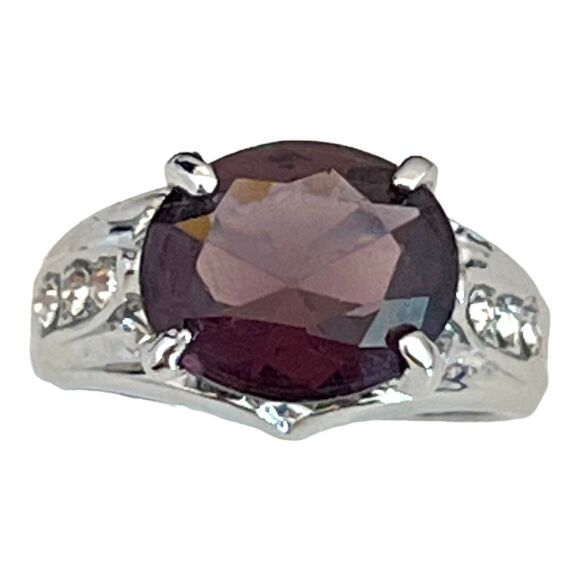 Vintage 1980s Cocktail Ring Purple Glass Rhinestone Silver Tone - 5K - Picture 3 of 7